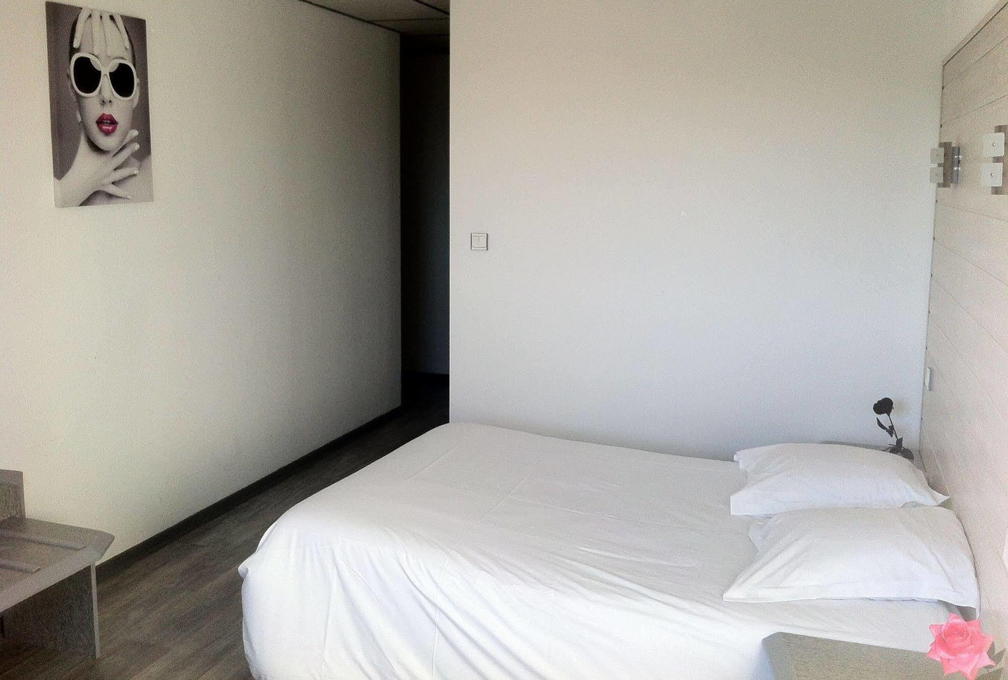 Fasthotel L'Eldorado Sébazac-Concourès Zewnętrze zdjęcie