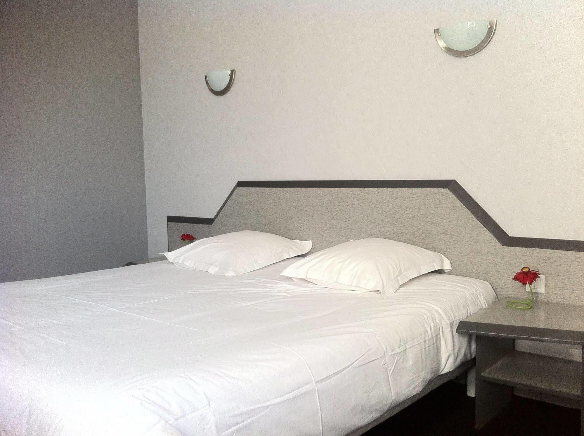 Fasthotel L'Eldorado Sébazac-Concourès Zewnętrze zdjęcie